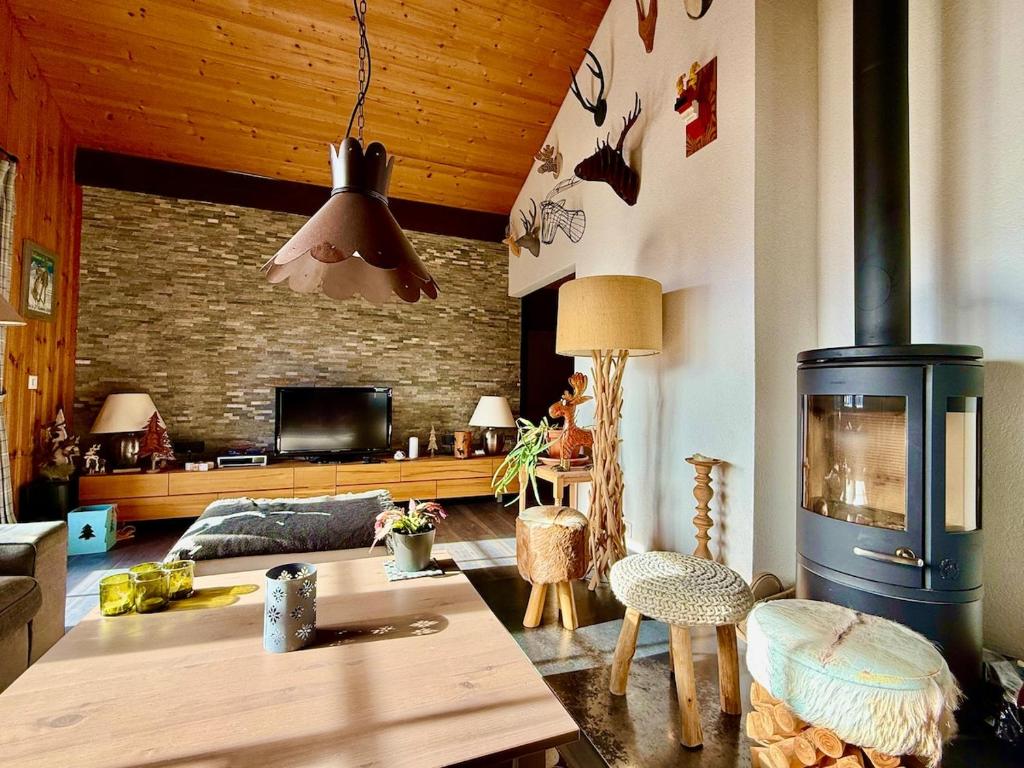 Et tv og/eller underholdning på 94 Charming Chalet 10 pax