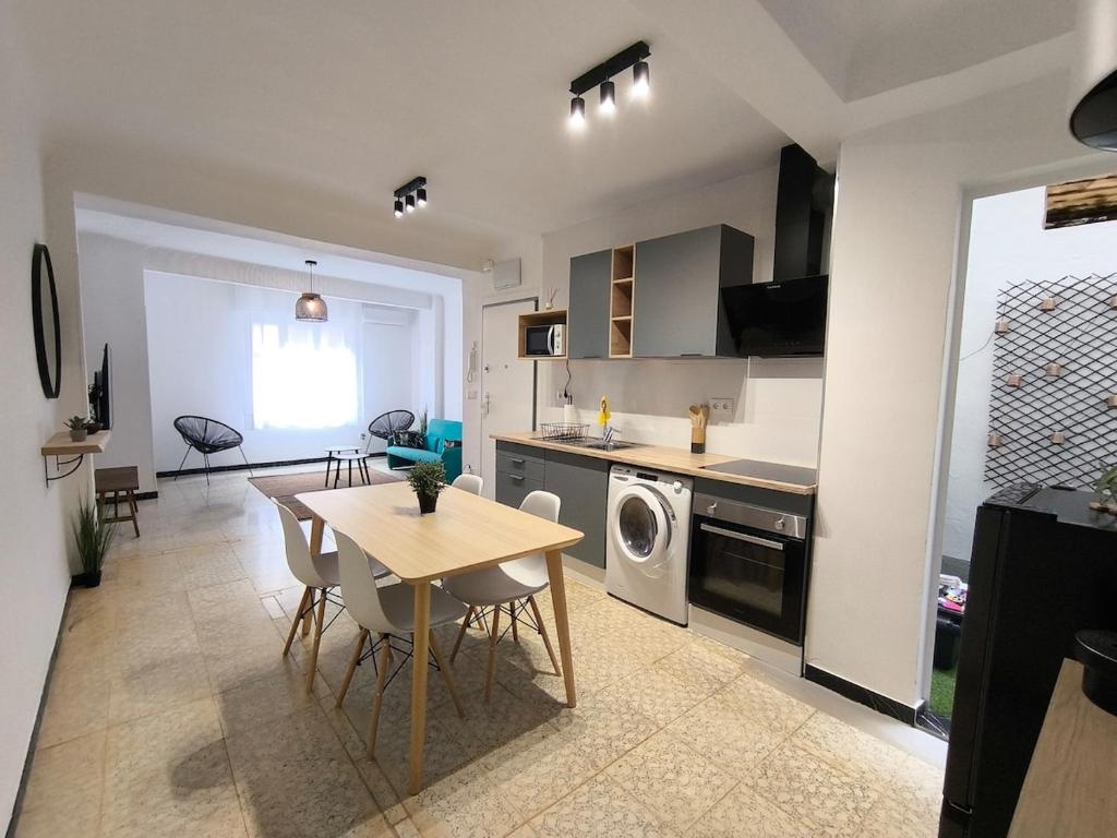 Nhà bếp/bếp nhỏ tại Piso en el corazón de Elche con terraza