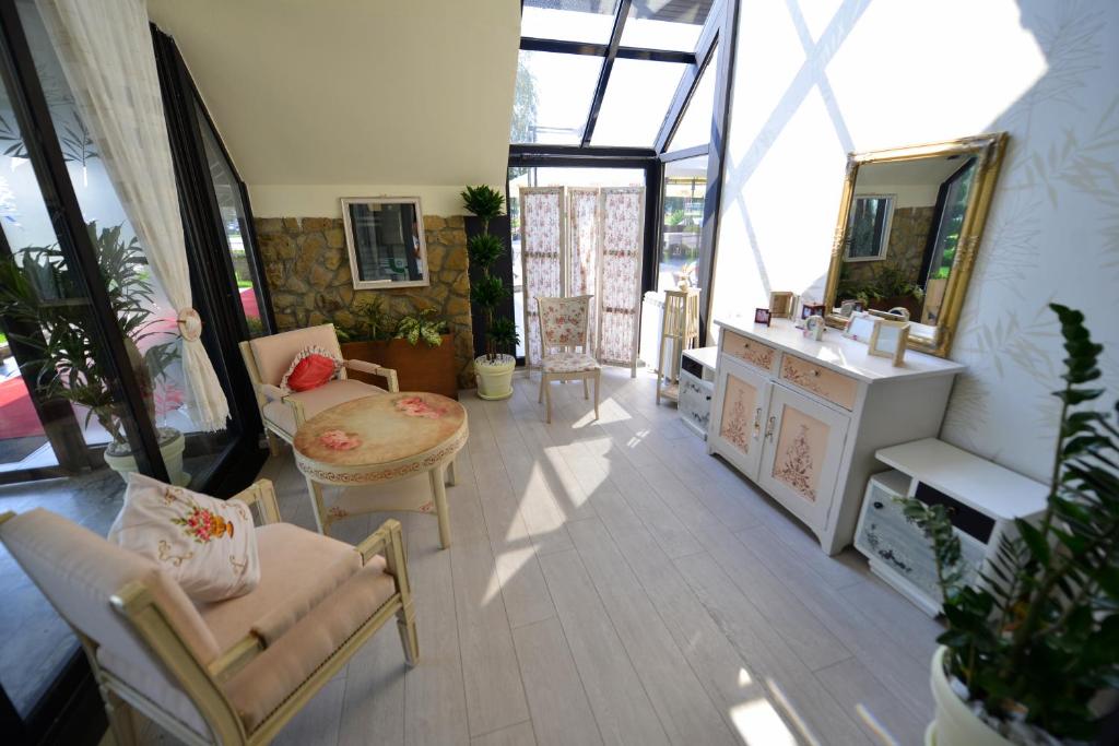 Kuchyň nebo kuchyňský kout v ubytování Hotel Livade