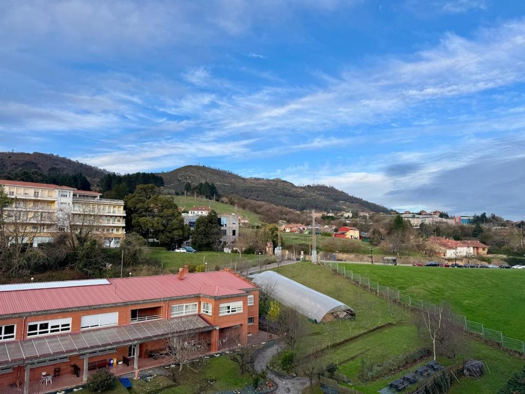 En generel udsigt til bjerge eller udsigt til bjerge taget fra lejligheden