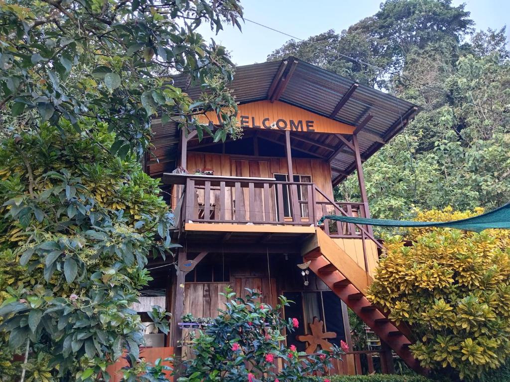 En balkon eller terrasse på Cabinas Cocalitos