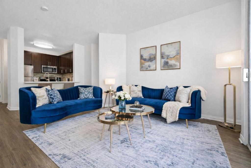 Et opholdsområde på Venice Marina Pool and Spa Luxury Condo