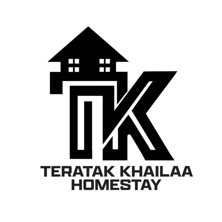 Et logo, certifikat, skilt eller en pris der bliver vist frem på Teratak khailaa homestay puncak alam