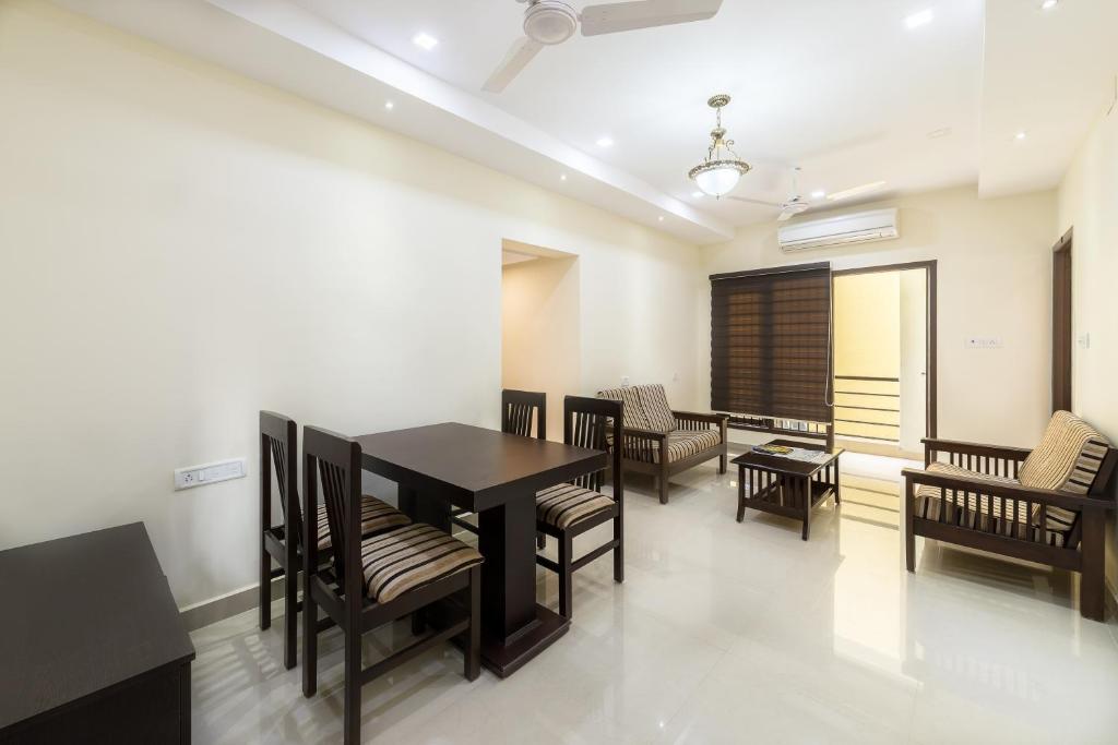 Posezení v ubytování Treebo Adin Residence Chennai Trade Centre