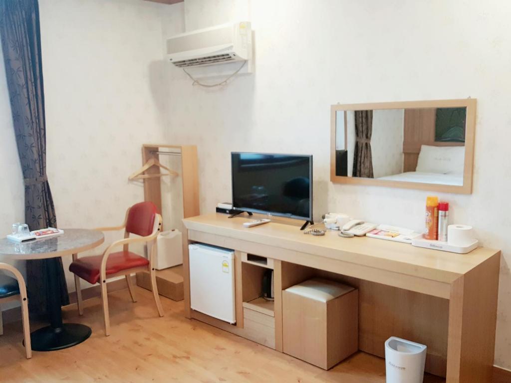 Hotel Parkwood Incheon Airport photo