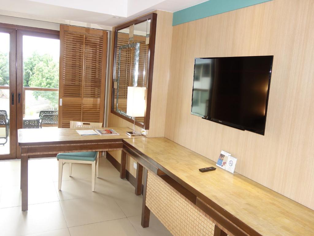 Henann Resort Alona Beach photo
