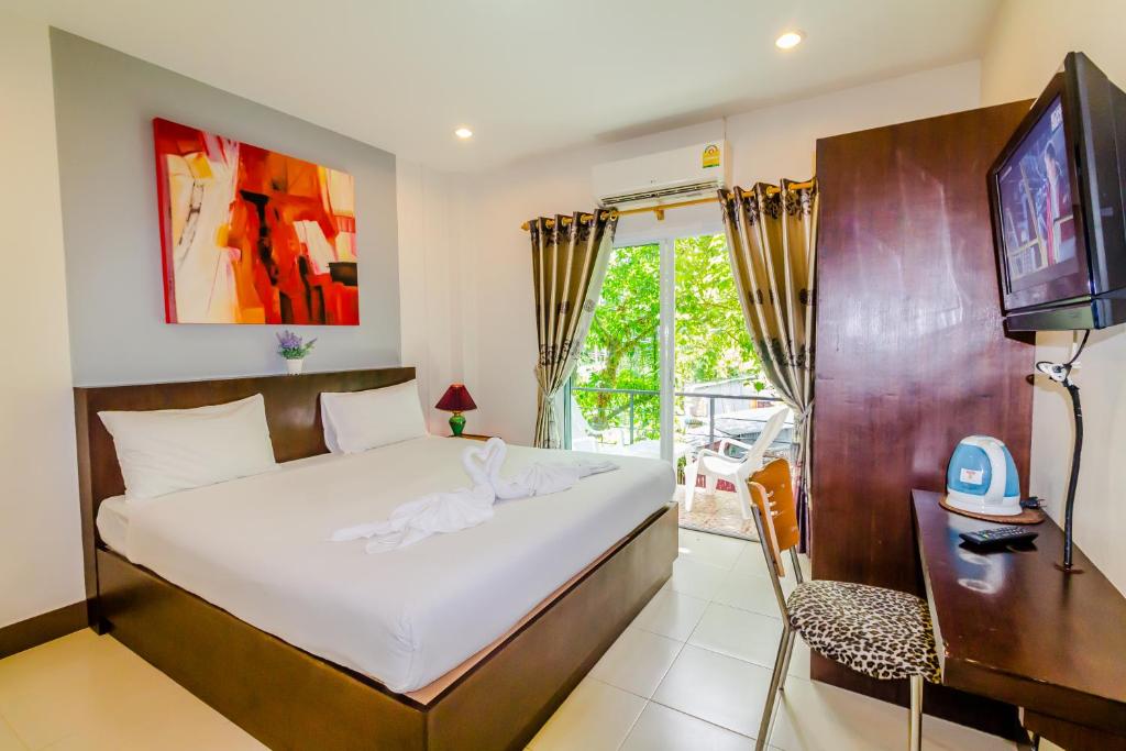 Baan Yuyen Karon Guesthouse - Superior Doppelzimmer Mit Balkon