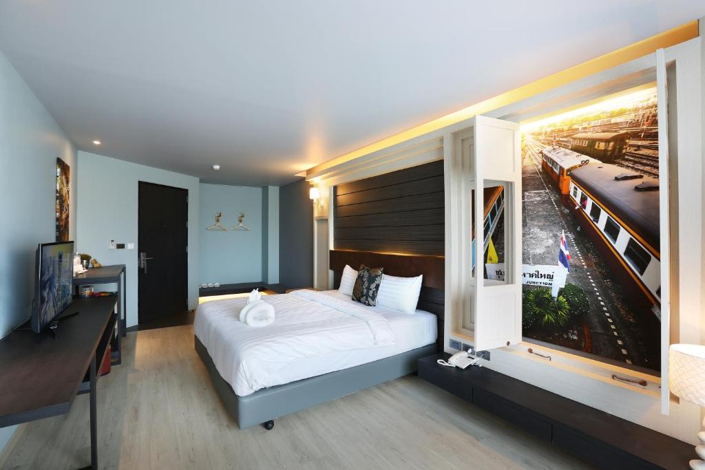 SIGNATURE HOTEL