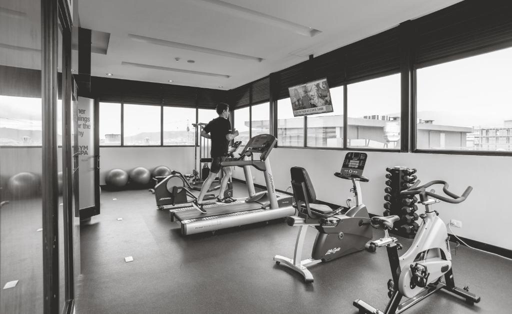 Fitness centrum a/nebo fitness zařízení v ubytování Mercure Bogota Calle 100