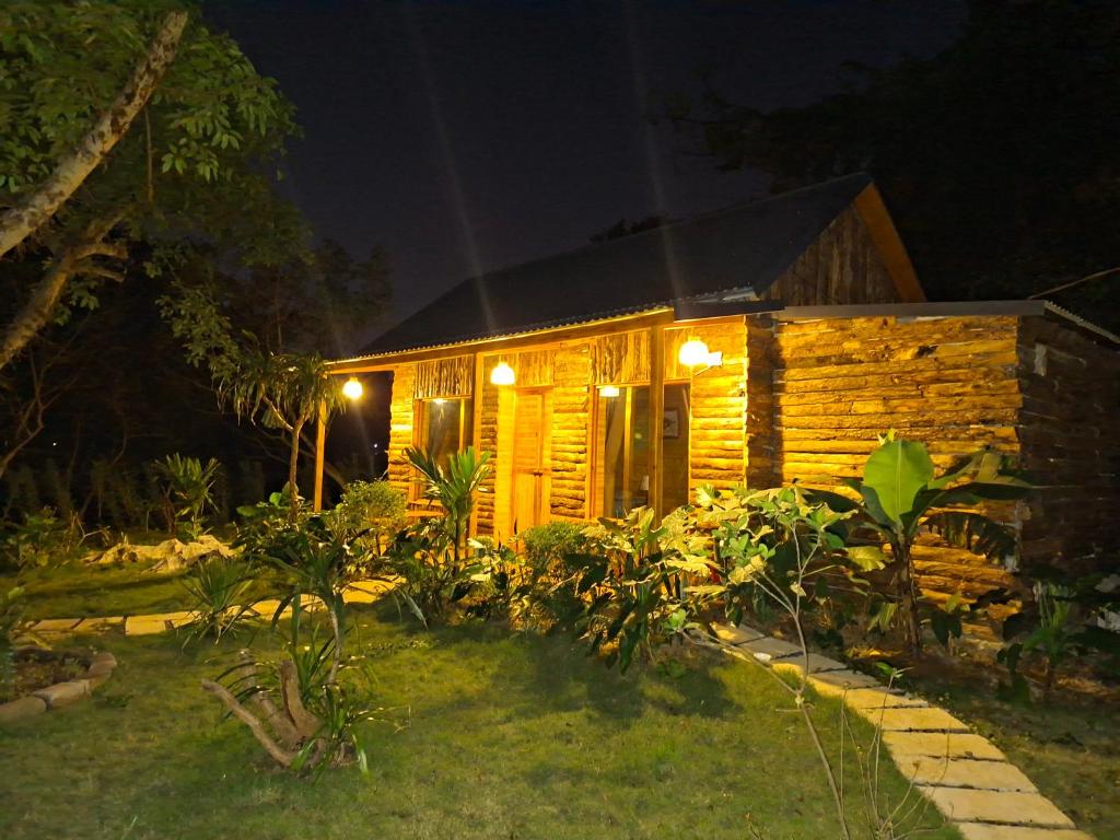 Zahrada ubytování Happy House by the Mountain