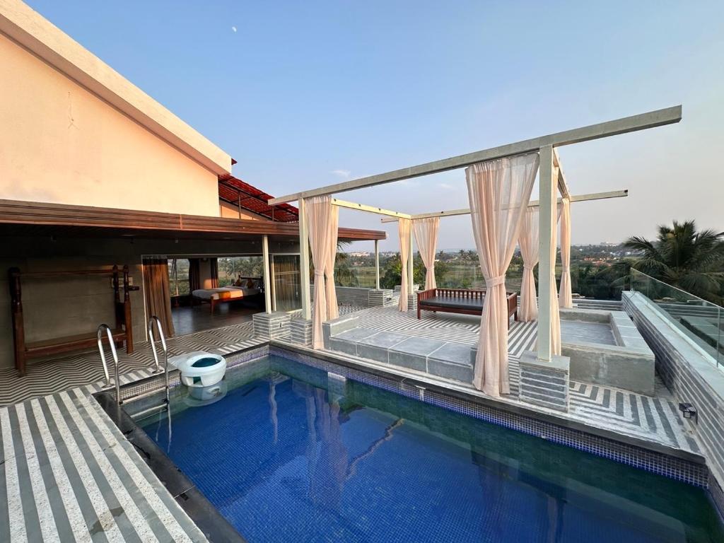 Swimmingpoolen hos eller tæt på Vibes Inn Baga