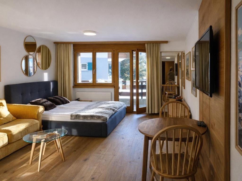 Bright studio with balcony & view to the Matterhorn