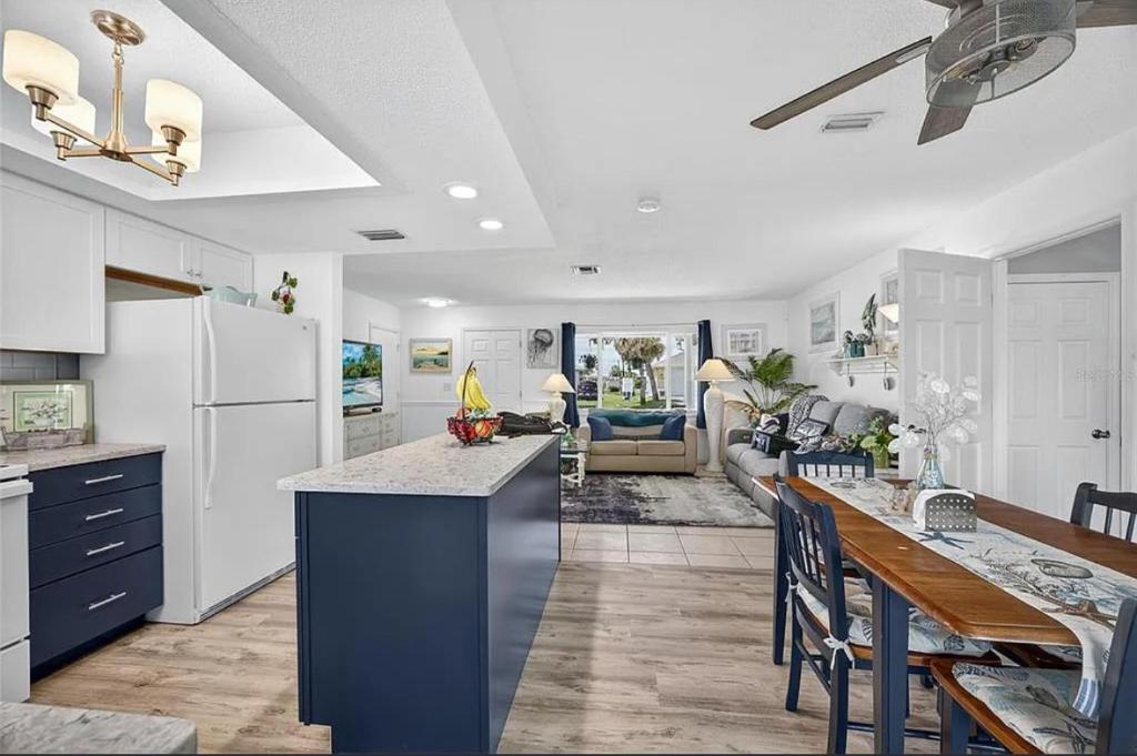 Kuchyň nebo kuchyňský kout v ubytování Quiet Vacation Retreat