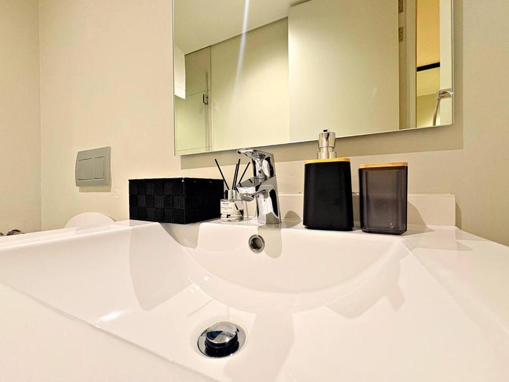 Phòng tắm tại Elite Skyline Suite, Ellipse, Waterfall City