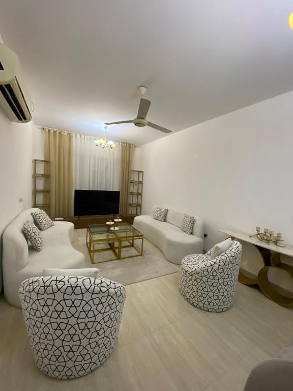 2 Bedrooms, full furnished full access apartment