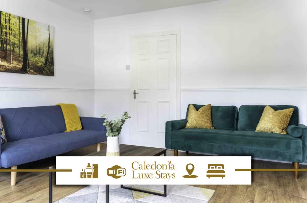 Et opholdsområde på 2 BDR House By Caledonia Luxe Stays Short Lets & Serviced Accommodation Glasgow