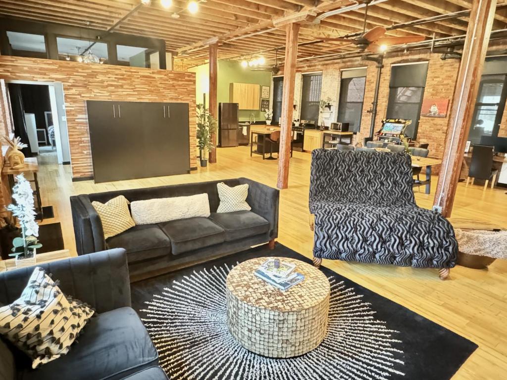 Et opholdsområde på Brick City Loft
