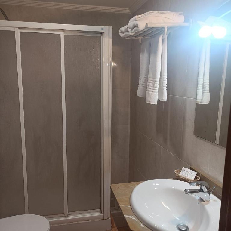 Hostal Los Palancares - Twin Room
