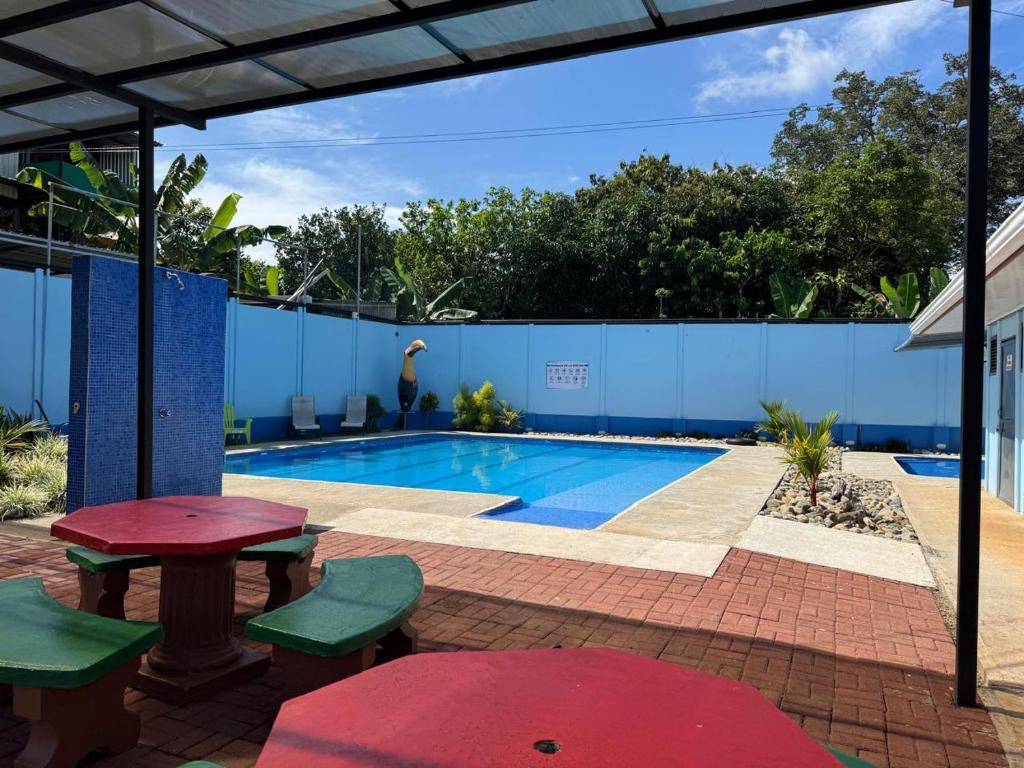 Swimmingpoolen hos eller tæt på Apartamento con dos habitaciones