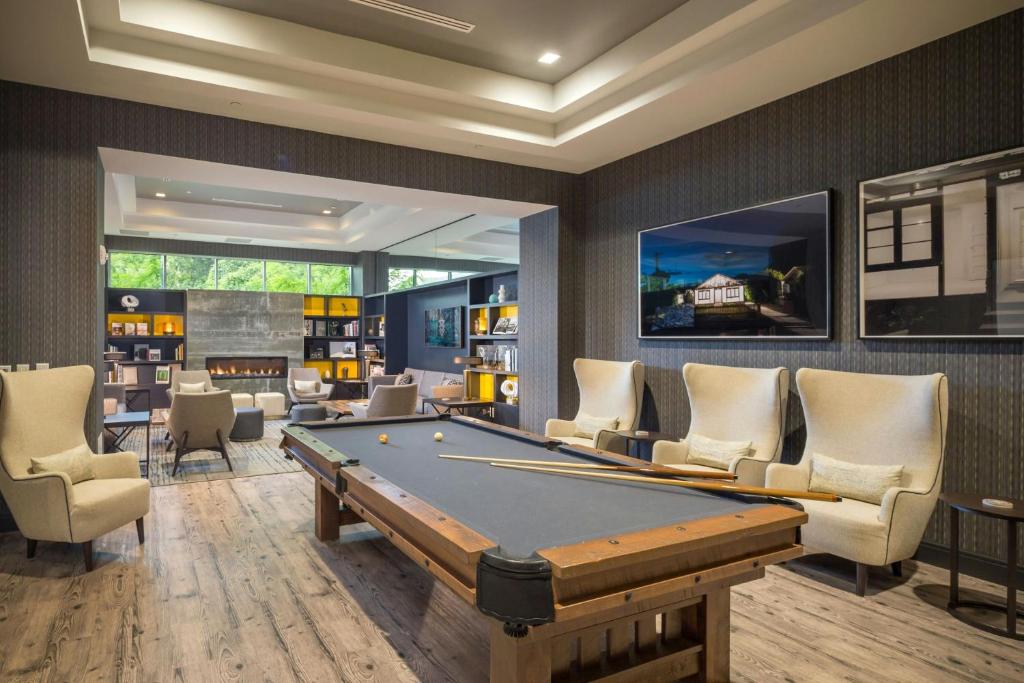 The Summit Hotel photo