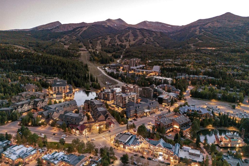 Marriott's Mountain Valley Lodge at Breckenridge photo
