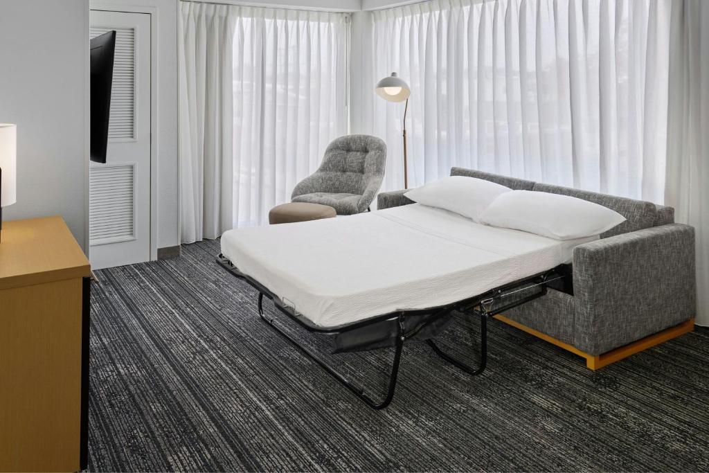 TownePlace Suites by Marriott Lawrence Downtown photo