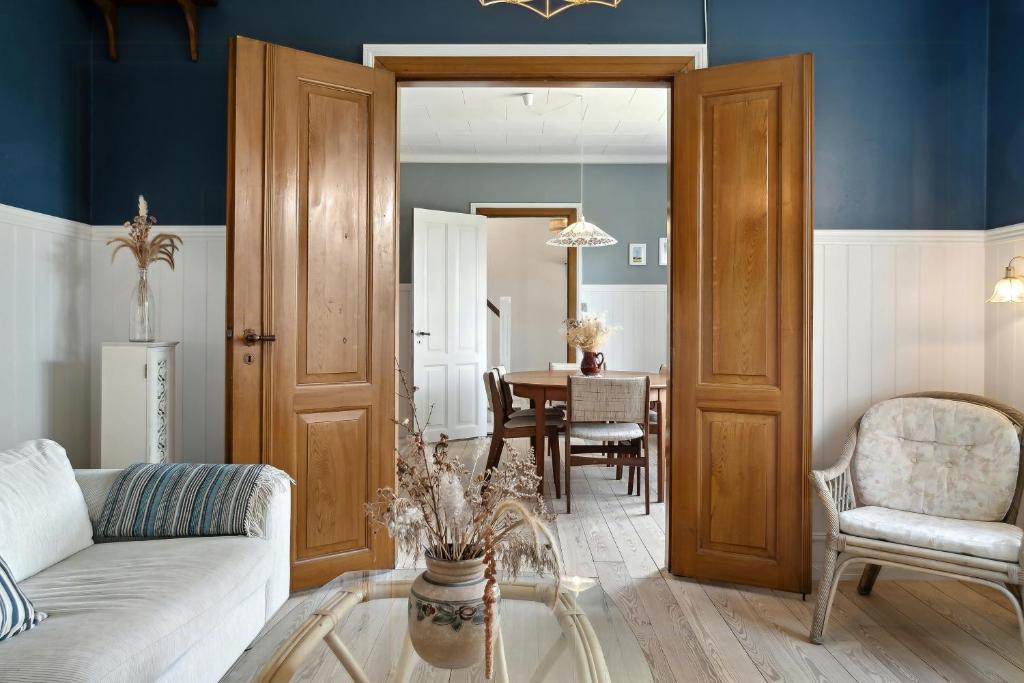 Et opholdsområde på Soul In A 100-Year-Old Villa On Langeland