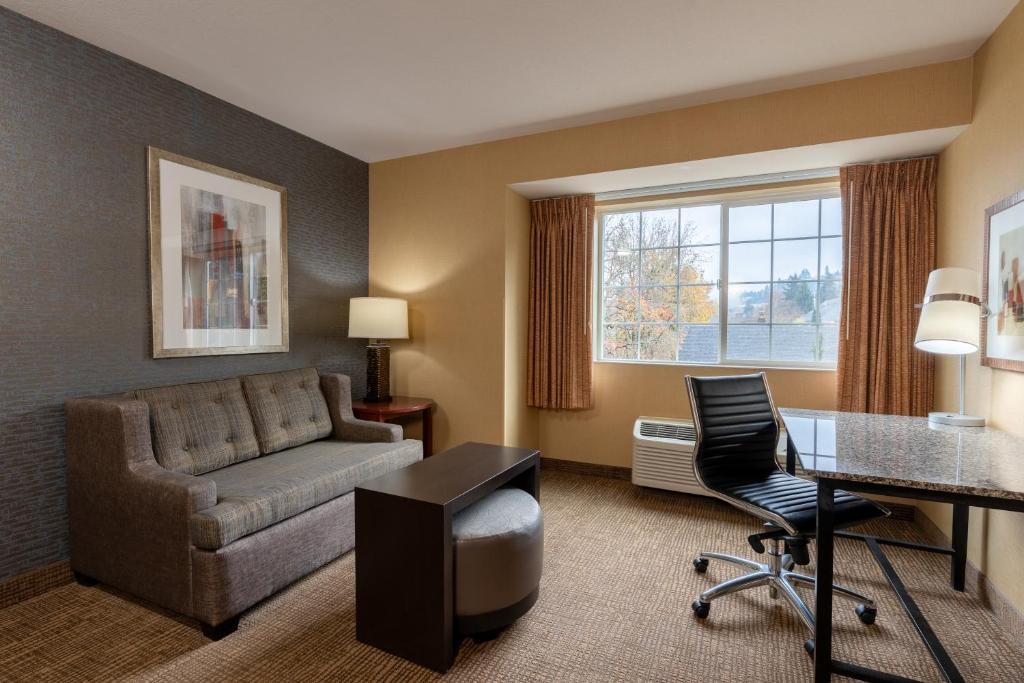 Silver Cloud Hotel - Portland photo