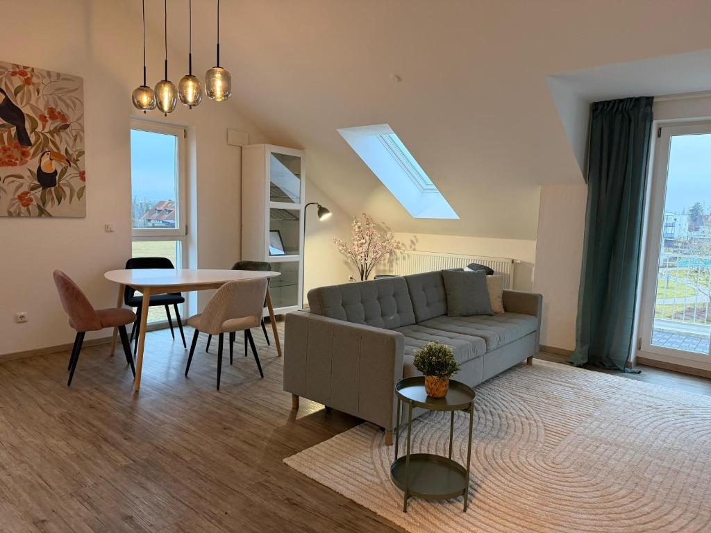 Posezení v ubytování Perfekt für 2-4! Küche Garage Flughafen Nespresso