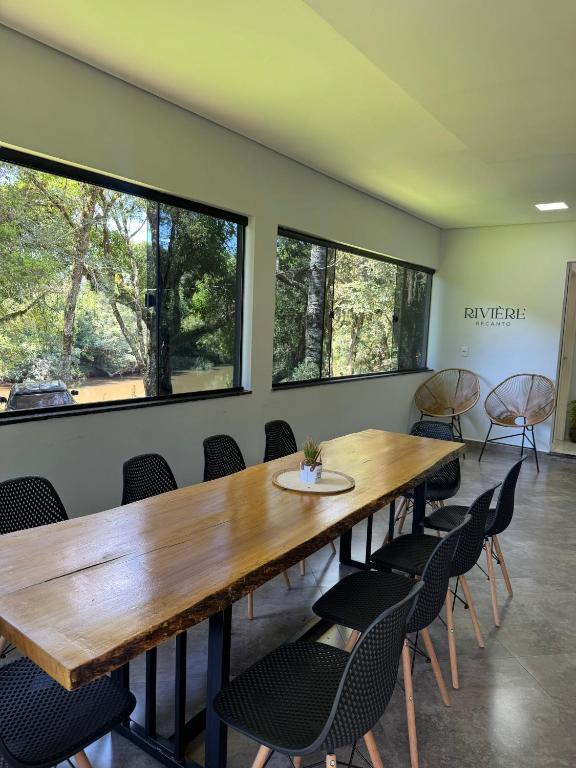Møde- og/eller konferencelokalet på Recanto Rivière