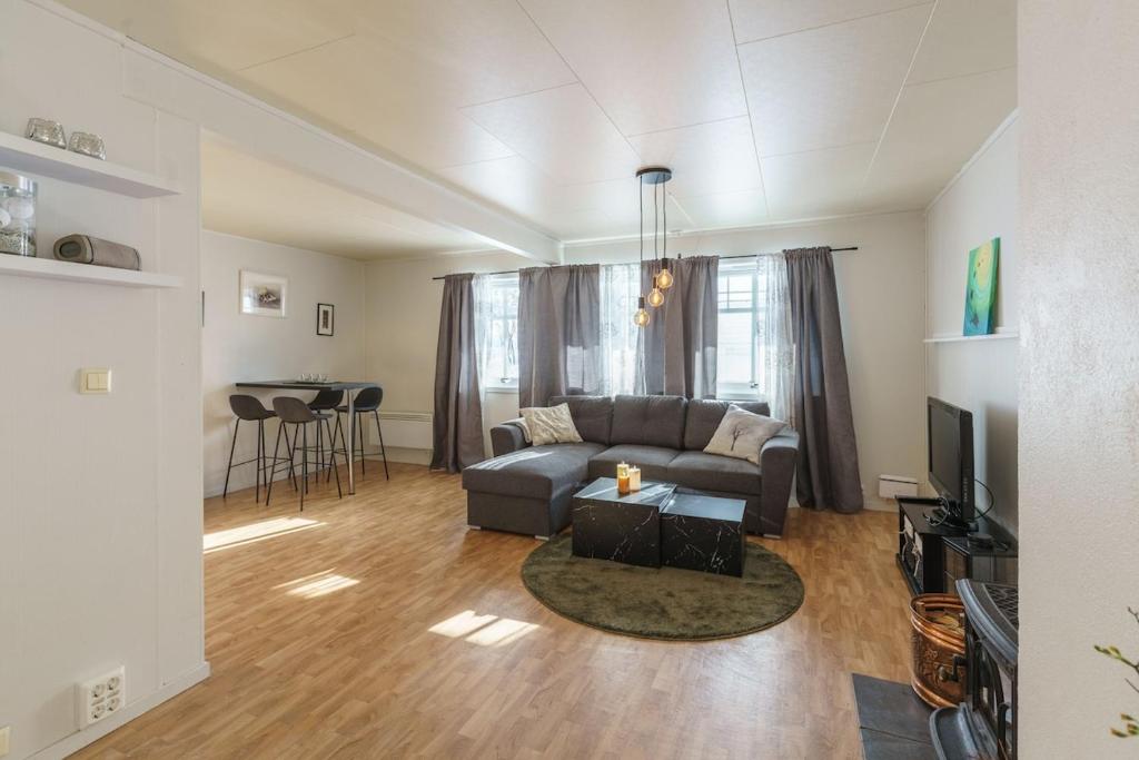 Afbeelding uit fotogalerij van Cozy Apartment in Senja