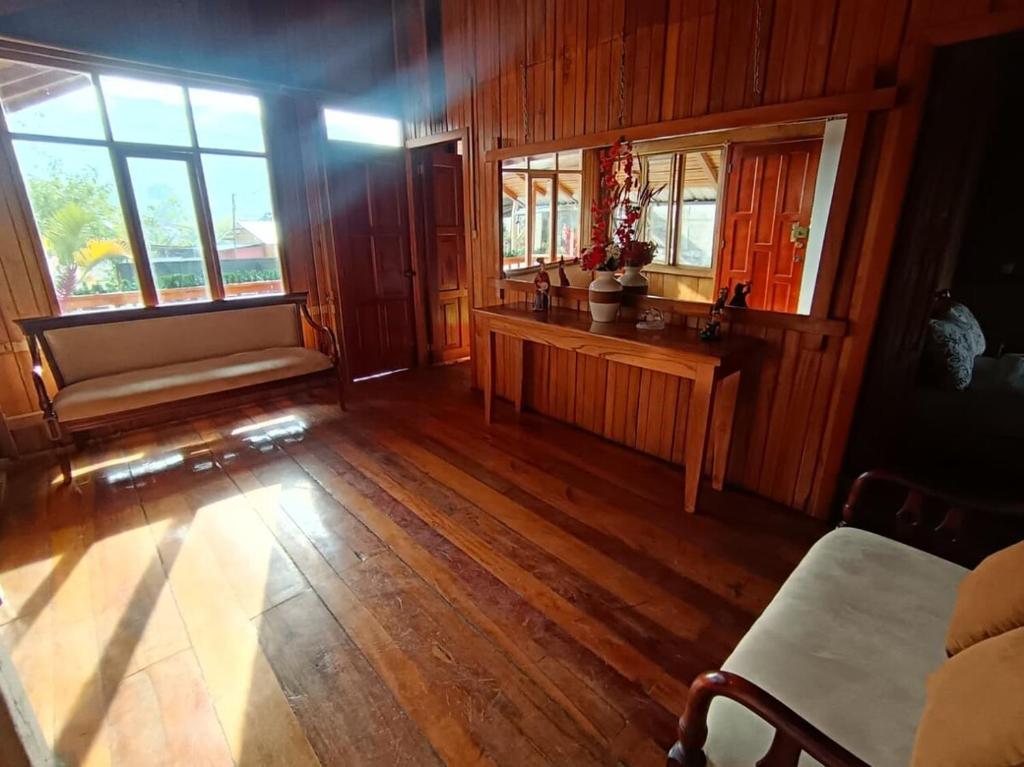 Gallery image of Casa Mindo Cascai in Mindo