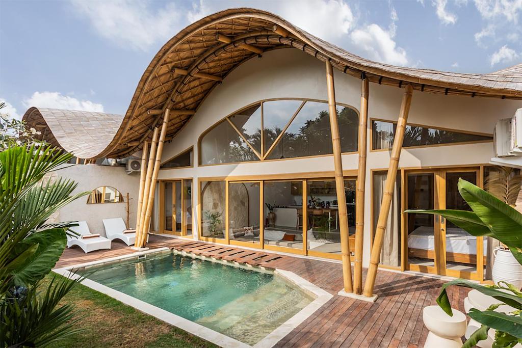 Villa Mahanga by Optimum Bali Villas - Housity