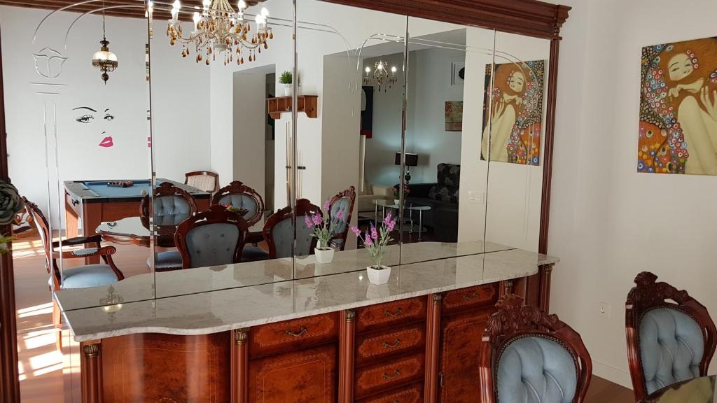 Zdjęcie z galerii obiektu Gran Apartamento Centro Histórico w Maladze