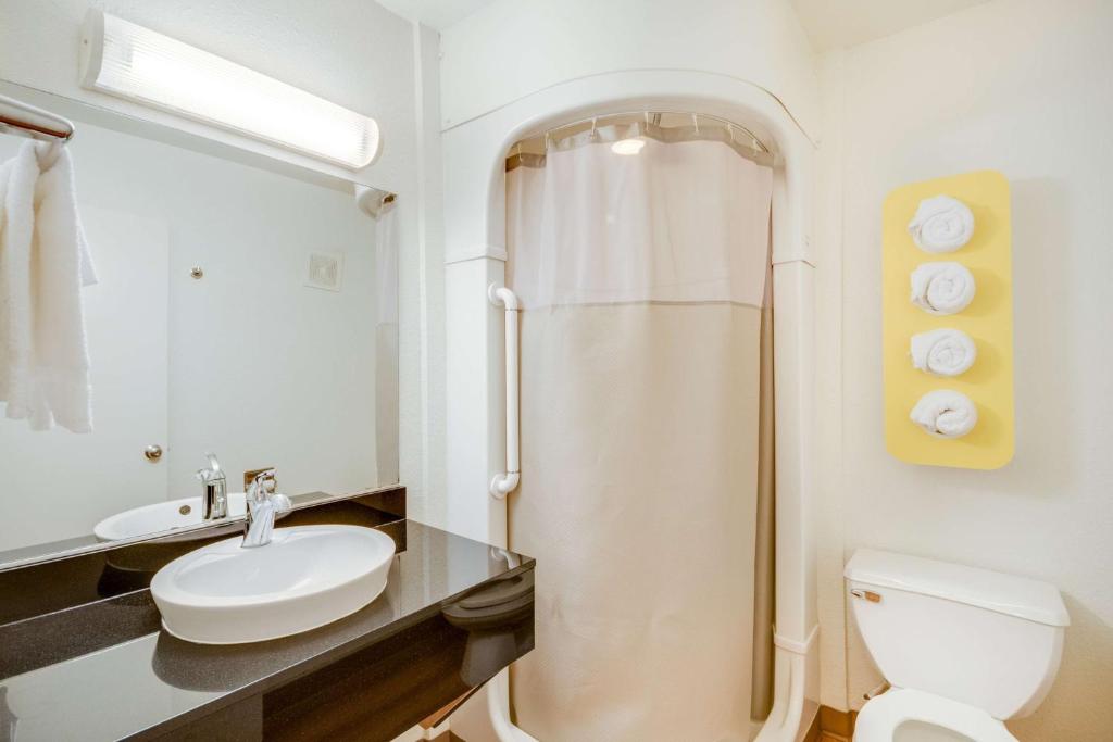 Koupelna v ubytování Motel 6-Bellingham, WA