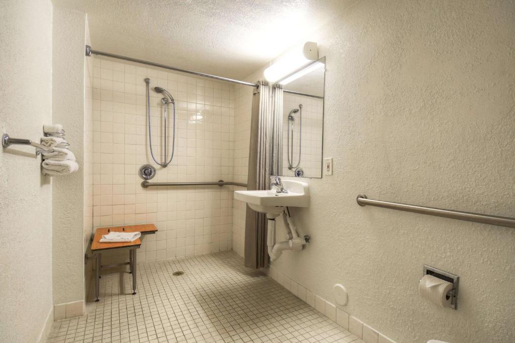 Motel 6-San Ysidro, CA - San Diego - Border - 