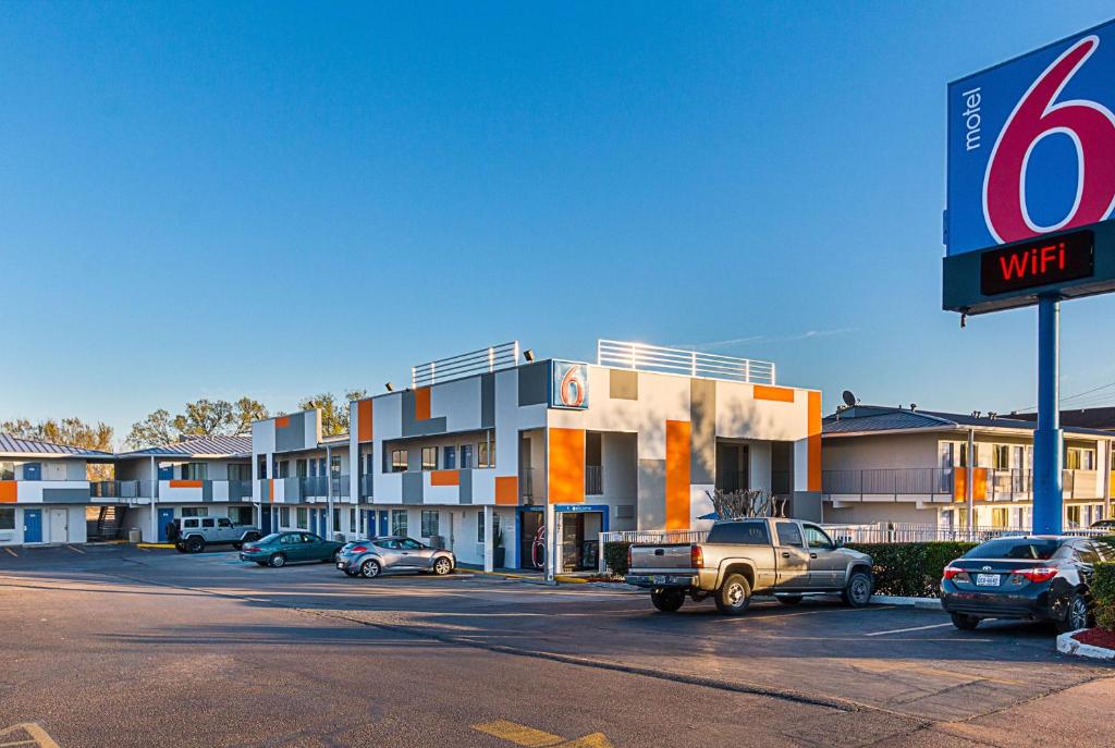Motel 6-Austin