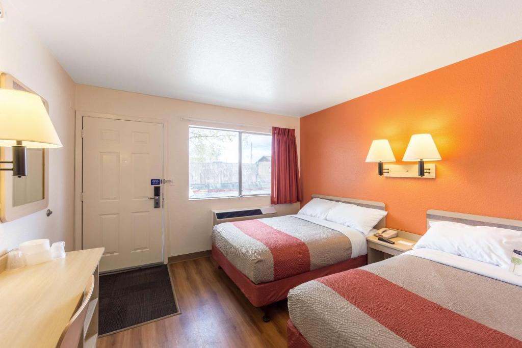 Motel 6-Klamath Falls, OR - Camera Quadrupla Deluxe