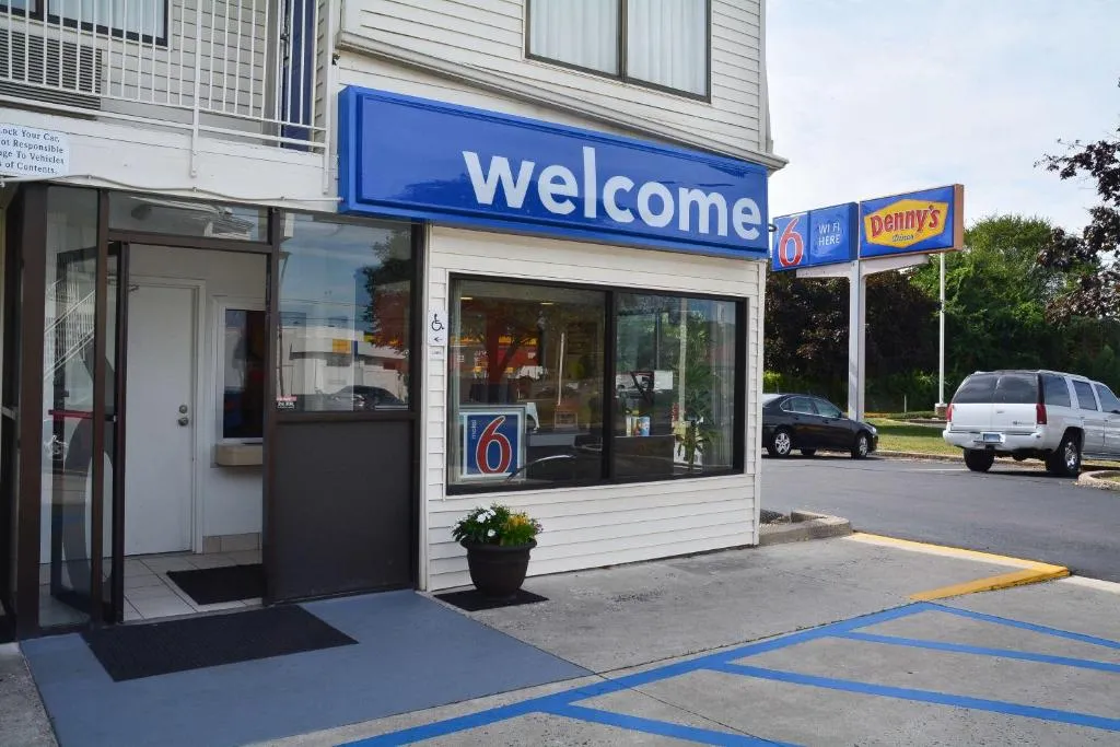 Motel 6-Southington, CT - Hartford in New Britain