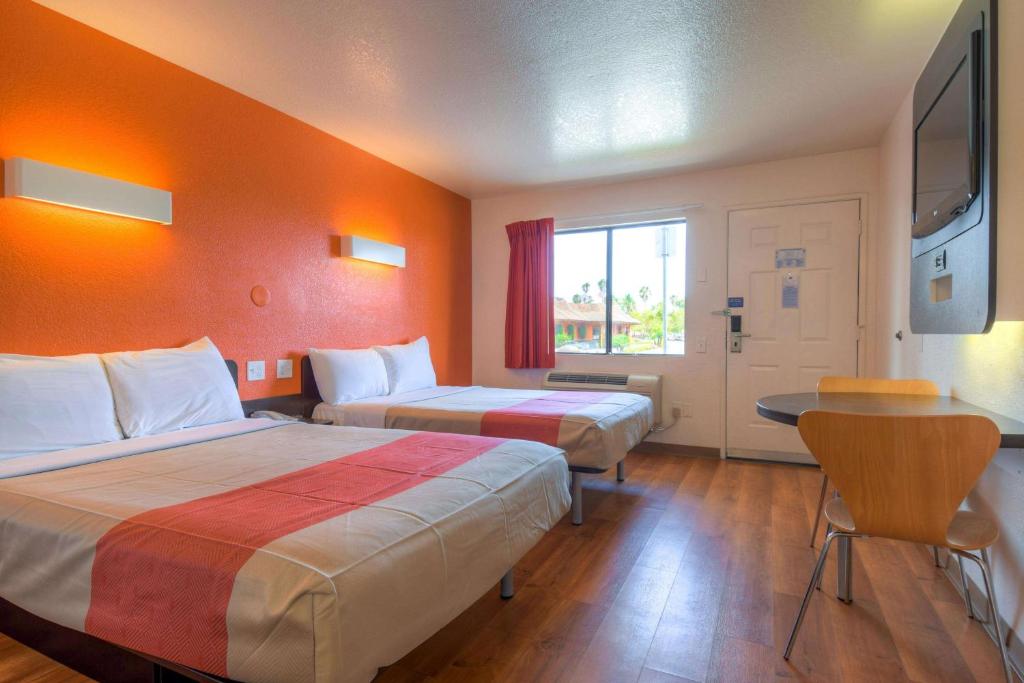 Motel 6-Chula Vista, CA - San Diego