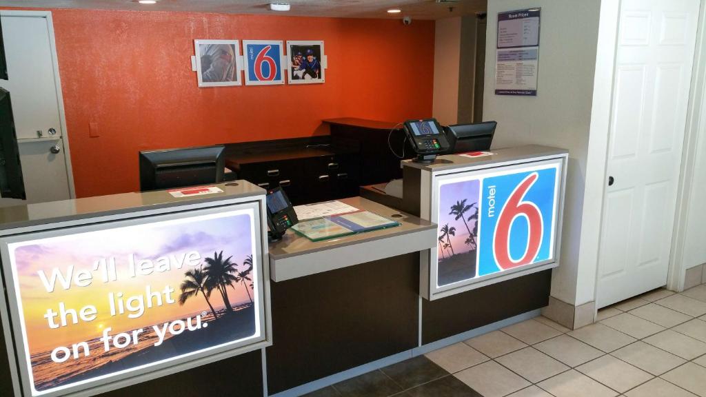 Fotografie z fotogalerie ubytování Motel 6-Palm Springs, CA - Downtown v destinaci Palm Springs