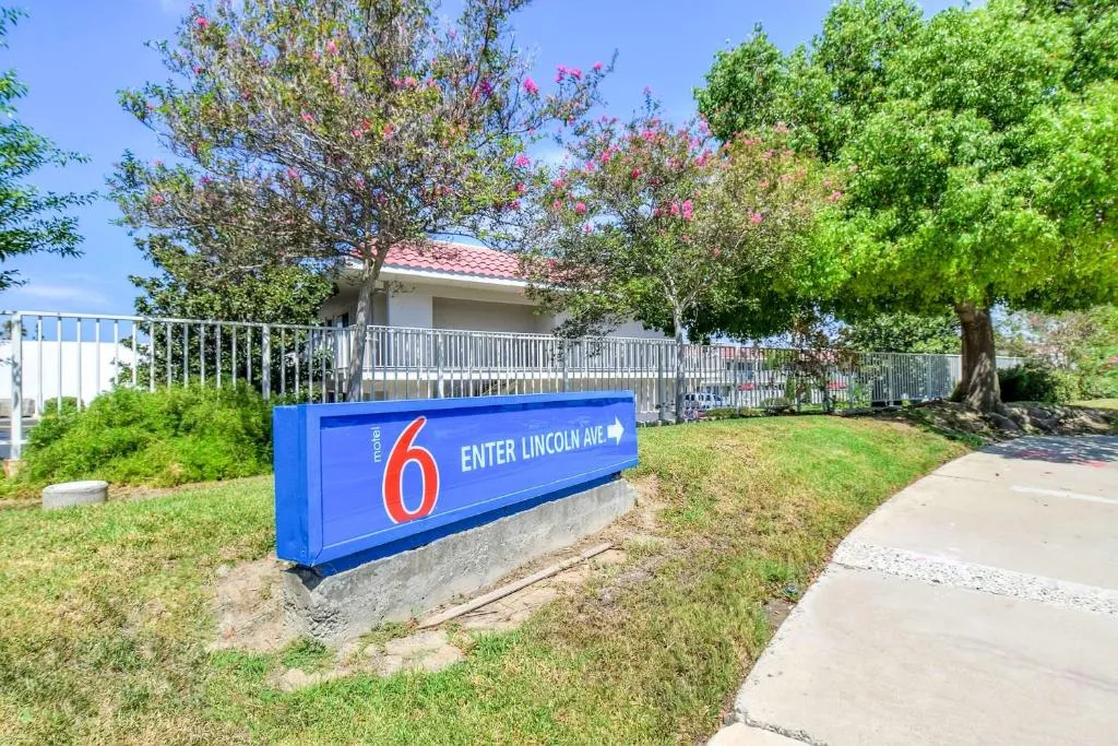 Motel 6-Corona, CA in Upland
