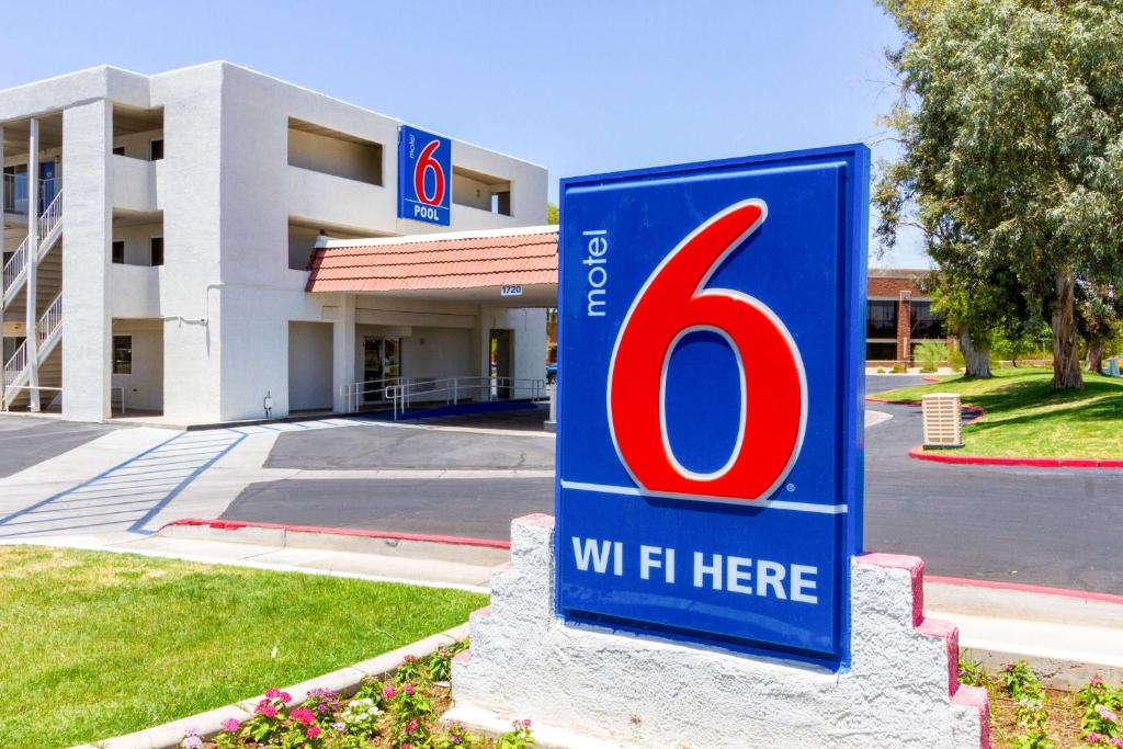 a sign in front of a building at Motel 6 Tempe, AZ Phoenix Airport Priest Dr in Tempe