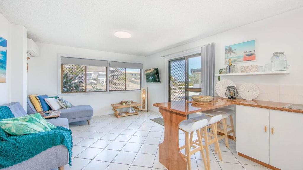 Kuchyň nebo kuchyňský kout v ubytování The perfect coastal escape on Yamba Hill