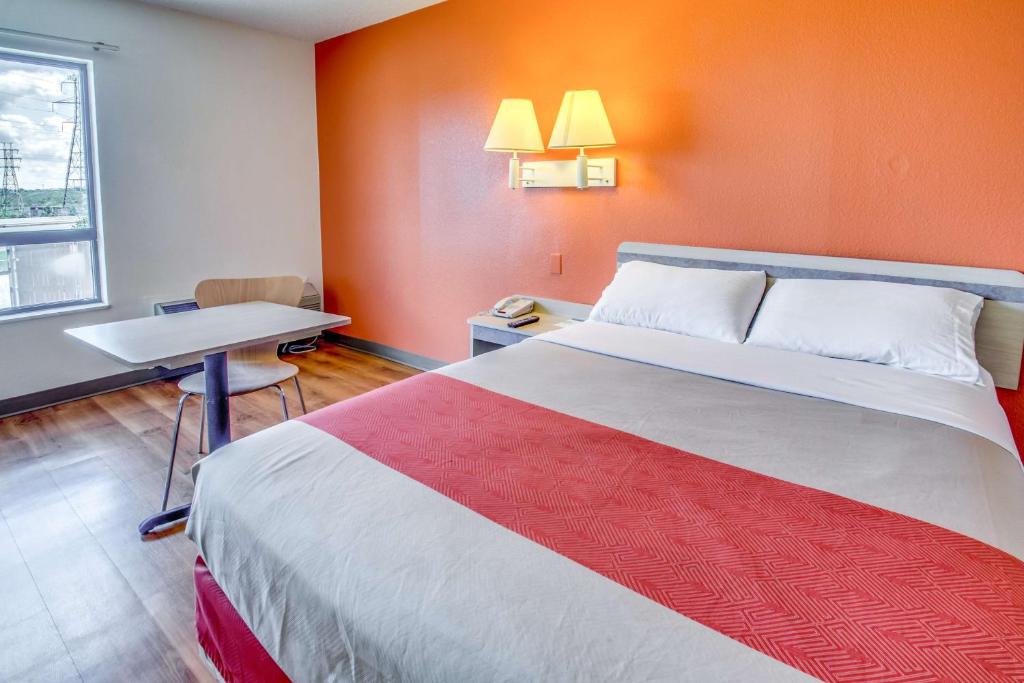 Motel 6-Amherst, NY - Buffalo - Standaard Queen Kamer – Niet-Rokers