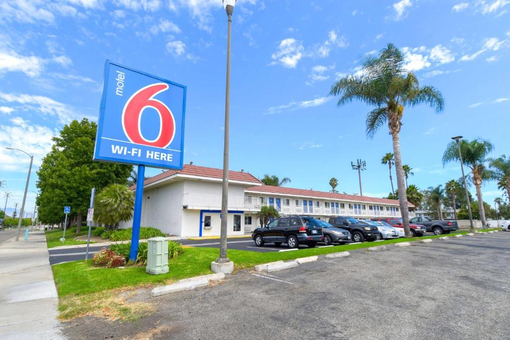 Motel 6-Costa Mesa