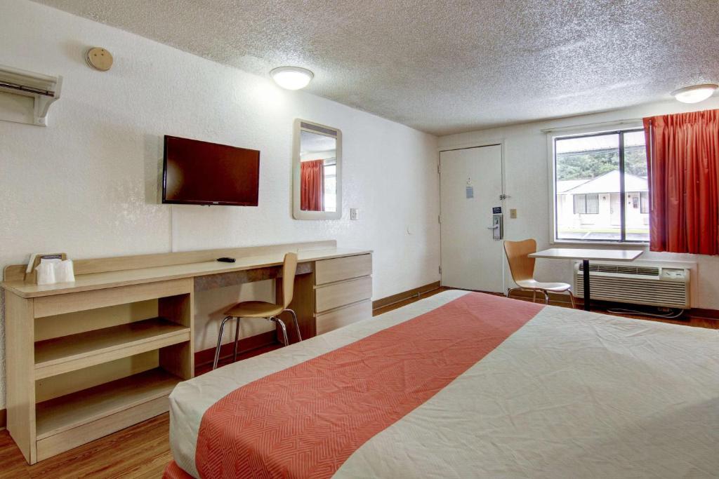 Motel 6-Union City, GA - Atlanta Airport - Zimmer Mit Kingsize-Bett – Raucher