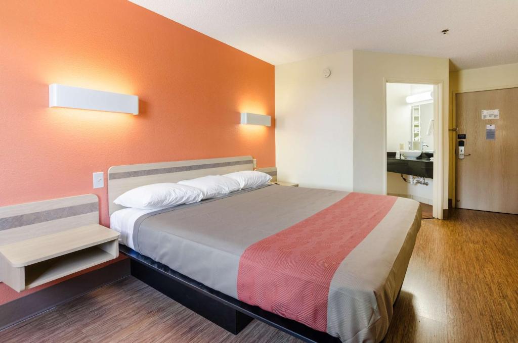 Motel 6-Bristol, VA photo
