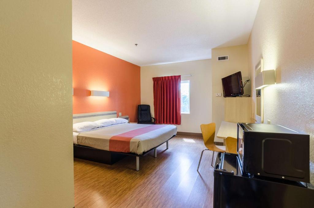 Motel 6-Bristol, VA photo