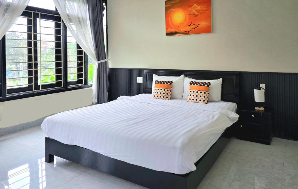 Flamingo Homestay - Spacious Room w Comfortable Spring Mattress - 200m from Hoi An Ancient Town & Night Market - LGBT Friendly - 18